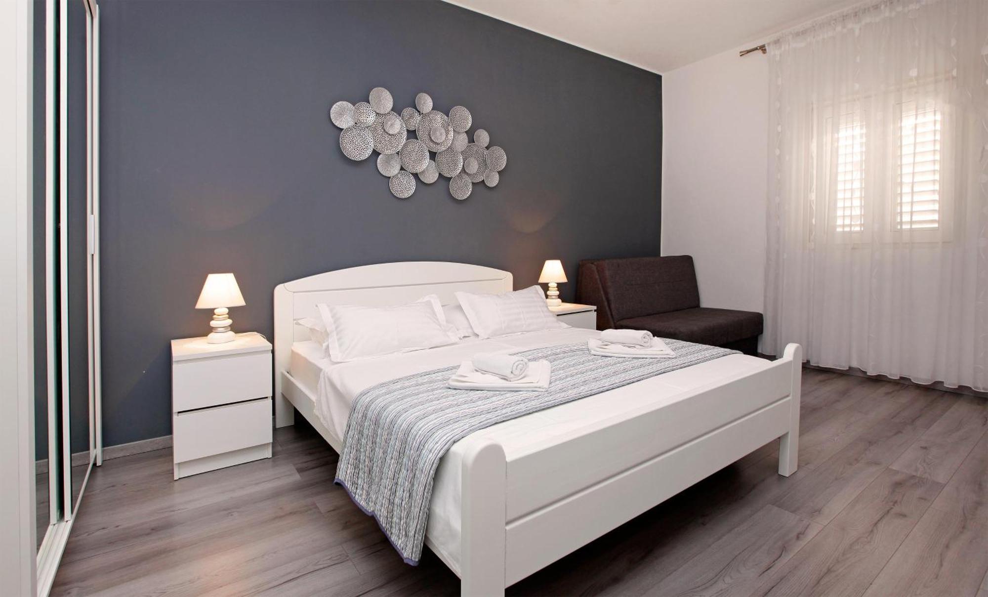 Apartments Toni Bol Bilik gambar