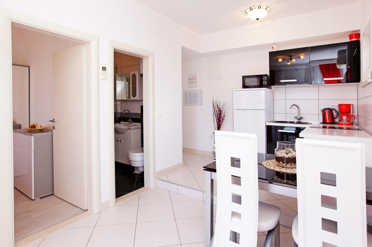 Apartments Toni Bol Luaran gambar