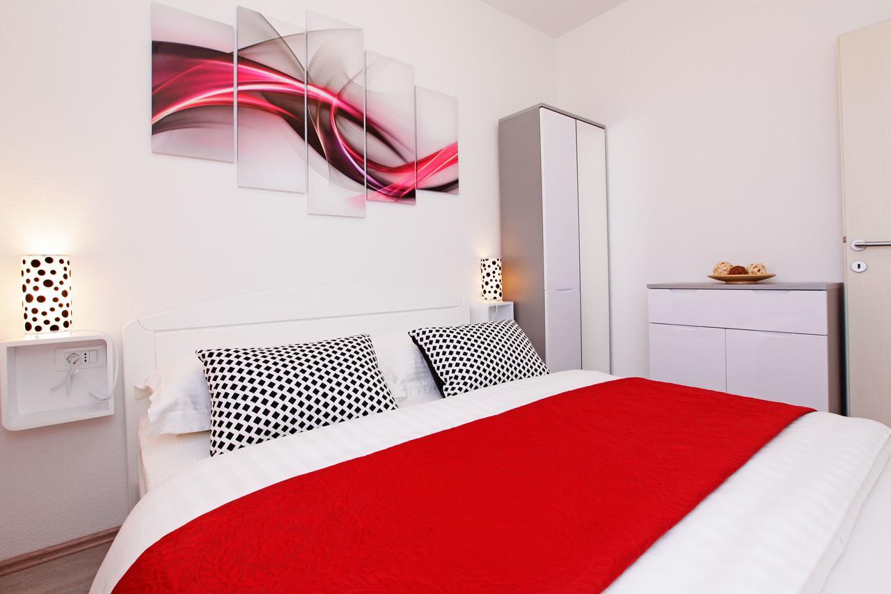 Apartments Toni Bol Luaran gambar