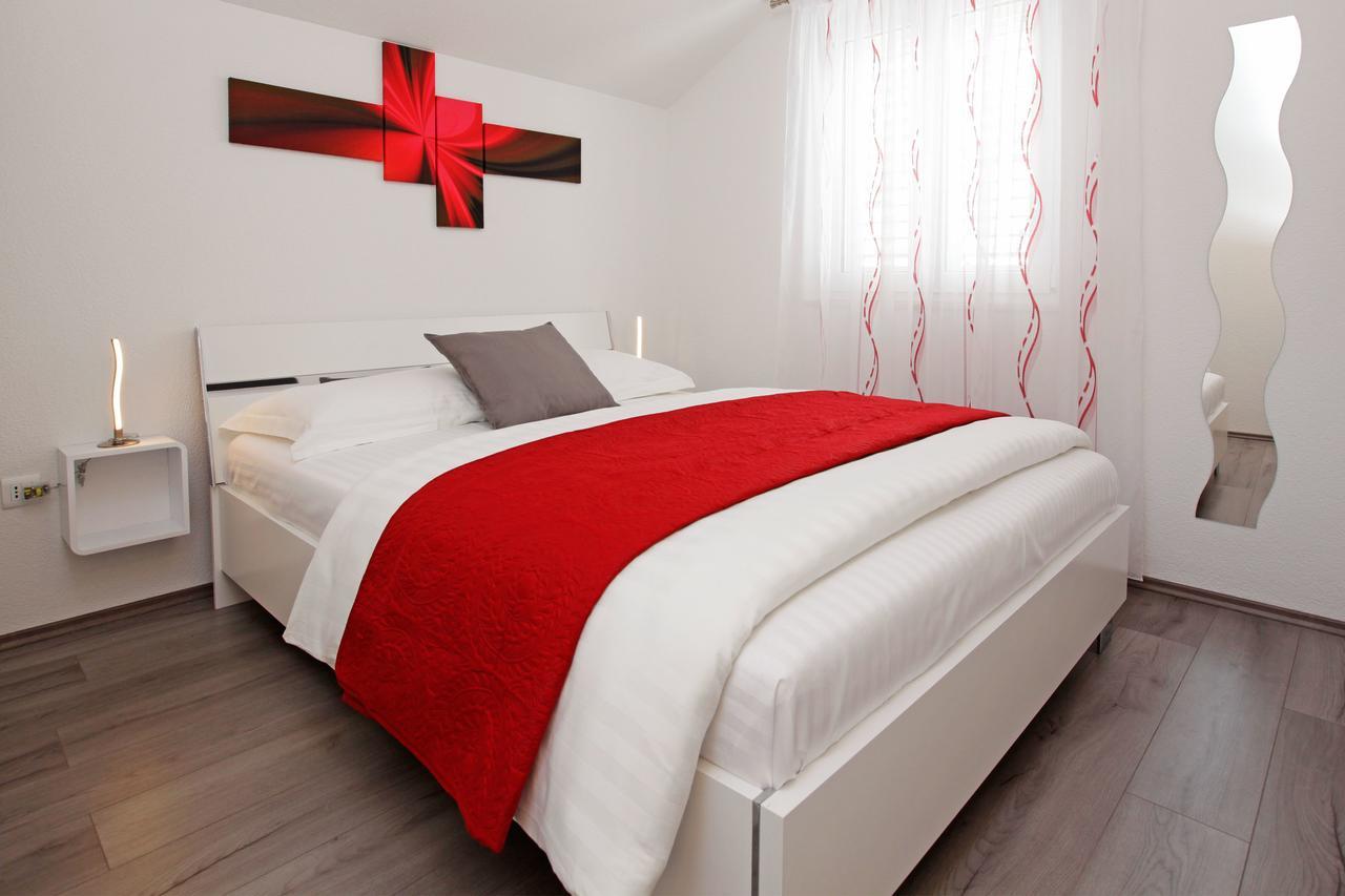 Apartments Toni Bol Luaran gambar